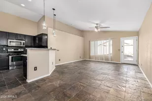 8642 W Laurel Ln, Peoria, AZ 85345 - Photo 4