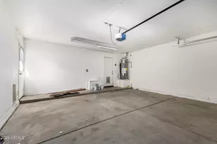 8642 W Laurel Ln, Peoria, AZ 85345 - Photo 22