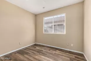 8642 W Laurel Ln, Peoria, AZ 85345 - Photo 10