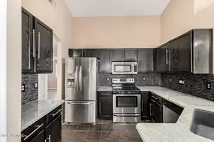 8642 W Laurel Ln, Peoria, AZ 85345 - Photo 8