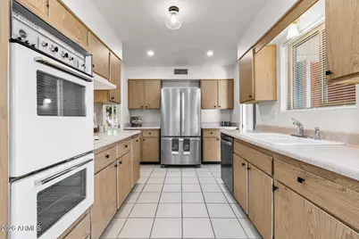 10816 W Kelso Drive, Sun City, AZ 85351 - Photo 18