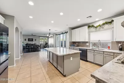 17858 W Dahlia Drive, Surprise, AZ 85388 - Photo 10