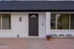 2335 W Caribbean Ln, Phoenix, AZ 85023 - Photo 46