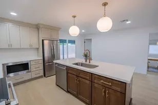 2335 W Caribbean Ln, Phoenix, AZ 85023 - Photo 20