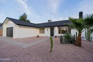 2335 W Caribbean Ln, Phoenix, AZ 85023 - Photo 48
