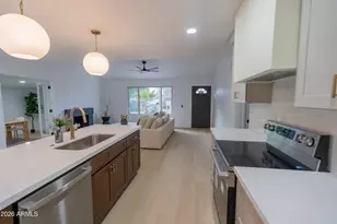 2335 W Caribbean Ln, Phoenix, AZ 85023 - Photo 16