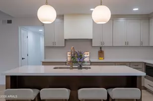 2335 W Caribbean Ln, Phoenix, AZ 85023 - Photo 12