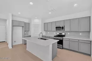 25313 N 165th Ln, Surprise, AZ 85387 - Photo 8