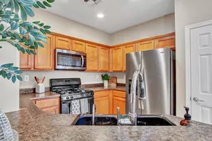 3825 W Desert Creek Ln, Phoenix, AZ 85086 - Photo 12