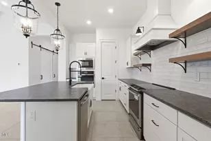 42088 N Tiger Wy, San Tan Valley, AZ 85140 - Photo 2