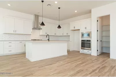 17629 W Highland Avenue, Goodyear, AZ 85395 - Photo 2