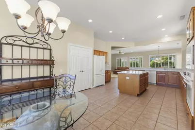 16935 W Desert Blossom Way, Surprise, AZ 85387 - Photo 14