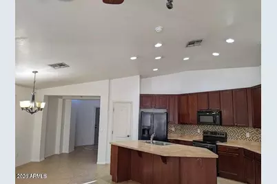 18237 W Bridger Street, Surprise, AZ 85388 - Photo 2