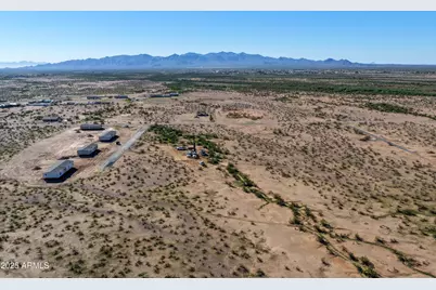 5-E Radford Road #E, Wittmann, AZ 85361 - Photo 6