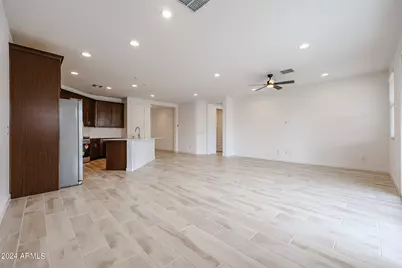 7680 W Honeysuckle Drive, Peoria, AZ 85383 - Photo 8