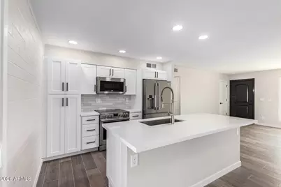 11016 W Sun City Boulevard, Sun City, AZ 85351 - Photo 2