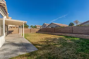 873 E Constitution Dr, Chandler, AZ 85225 - Photo 30