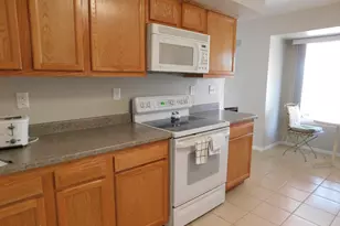 10414 W Signal Butte Cir, Sun City, AZ 85373 - Photo 4