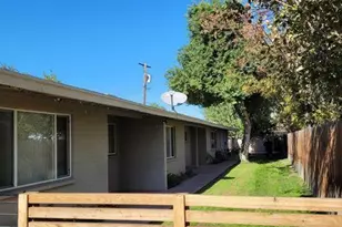 726 W Pepper Pl, Mesa, AZ 85201 - Photo 2