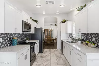 8340 W Taro Lane, Peoria, AZ 85382 - Photo 2