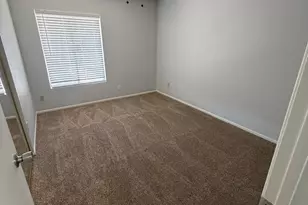 3426 W Juniper Ave W, Phoenix, AZ 85053 - Photo 6