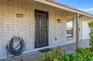 10013 W Mission Ln, Sun City, AZ 85351 - Photo 4