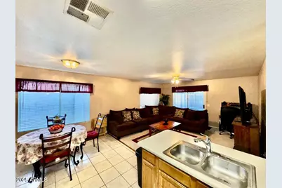 10705 W Montecito Avenue, Phoenix, AZ 85037 - Photo 6