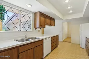 9706 W Long Hills Dr, Sun City, AZ 85351 - Photo 2