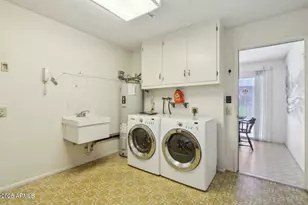 9706 W Long Hills Dr, Sun City, AZ 85351 - Photo 10