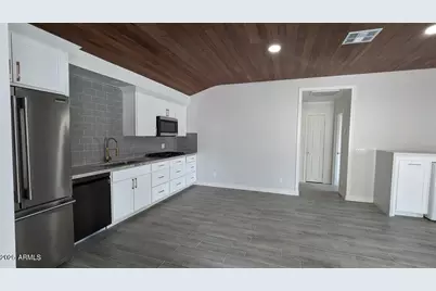 224 S Adonis Avenue, Miami, AZ 85539 - Photo 4