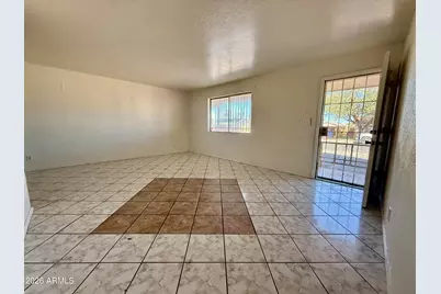 29 E Euclid Avenue, Phoenix, AZ 85042 - Photo 6