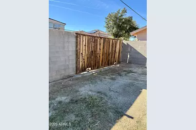29 E Euclid Avenue, Phoenix, AZ 85042 - Photo 12