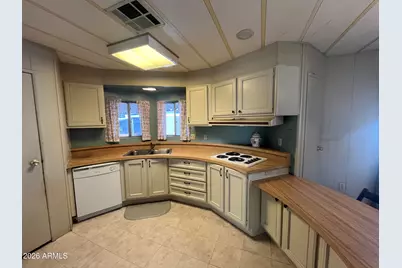 10960 N 67th Avenue #81, Glendale, AZ 85304 - Photo 6