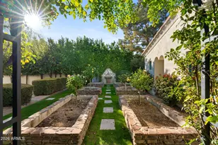 8500 N Golf Dr, Paradise Valley, AZ 85253 - Photo 18