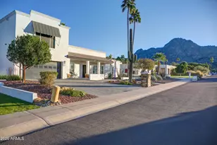 2016 E State Ave, Phoenix, AZ 85020 - Photo 2