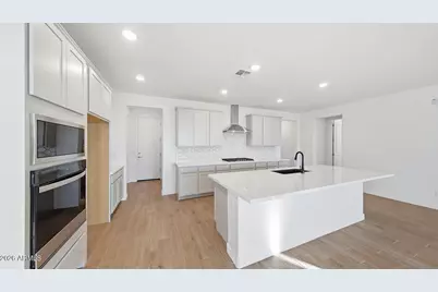 28810 N 174th Lane, Surprise, AZ 85387 - Photo 4