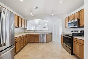 12922 W Cheery Lynn Rd, Avondale, AZ 85392 - Photo 8