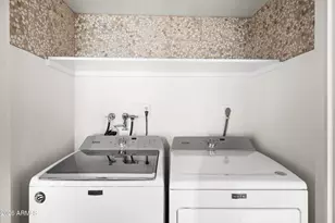 2717 E Shaw Butte Dr, Phoenix, AZ 85028 - Photo 22