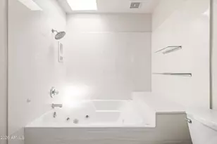 2717 E Shaw Butte Dr, Phoenix, AZ 85028 - Photo 16