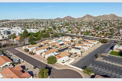 2717 E Shaw Butte Drive, Phoenix, AZ 85028 - Photo 30