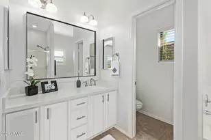 1015 S Val Vista Dr, Mesa, AZ 85204 - Photo 14