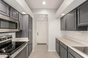 320 S 70th St, Mesa, AZ 85208 - Photo 8