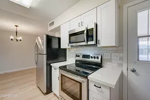 10144 W Cheryl Dr, Sun City, AZ 85351 - Photo 8