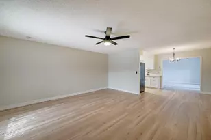 10144 W Cheryl Dr, Sun City, AZ 85351 - Photo 6