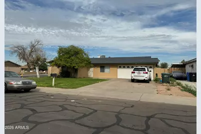 8214 W Sells Drive, Phoenix, AZ 85033 - Photo 1