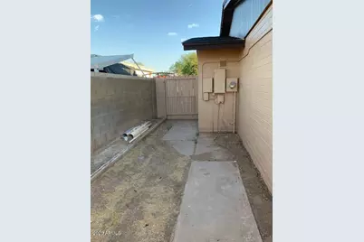 8214 W Sells Drive, Phoenix, AZ 85033 - Photo 30