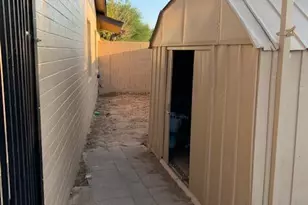 8214 W Sells Dr, Phoenix, AZ 85033 - Photo 22