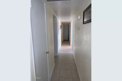 8214 W Sells Drive, Phoenix, AZ 85033 - Photo 18