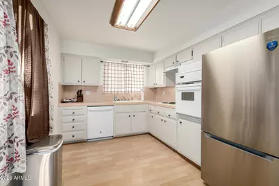 11025 N Coggins Drive, Sun City, AZ 85351 - Photo 4