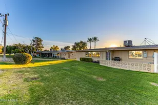 11025 N Coggins Dr, Sun City, AZ 85351 - Photo 14